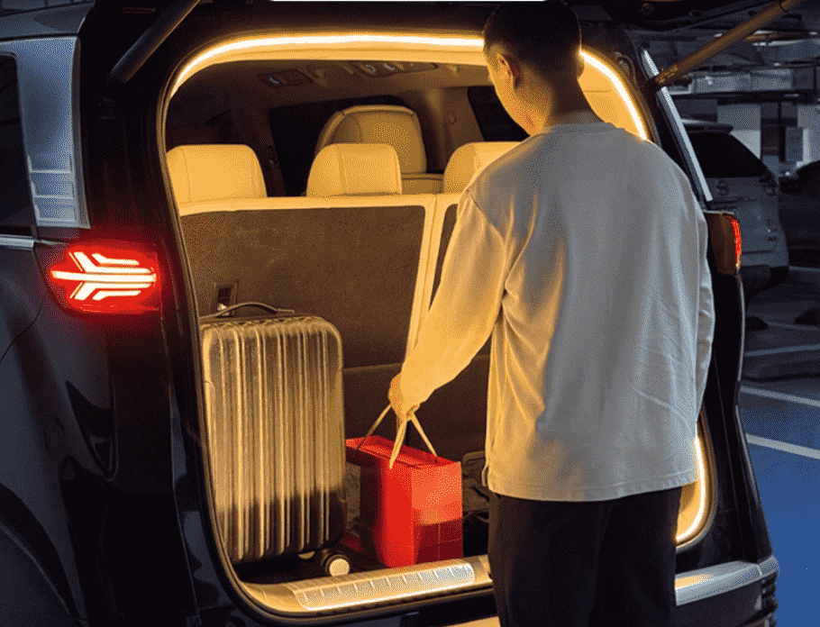 Xevaban.com ở 214 Giải Phóng là đơn vị chuyên cung cấp phụ kiện oto, đồ chơi oto, đồ chơi byd m9, phụ kiện byd m9, xevaban, 214 giải phóng, đèn cốp sau m9, đèn led cốp sau m9, đèn chiếu sáng cốp sau m9, đèn cốp sau dải led m9.